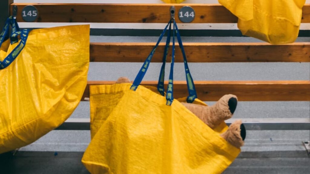 En bild på en Ikea påse